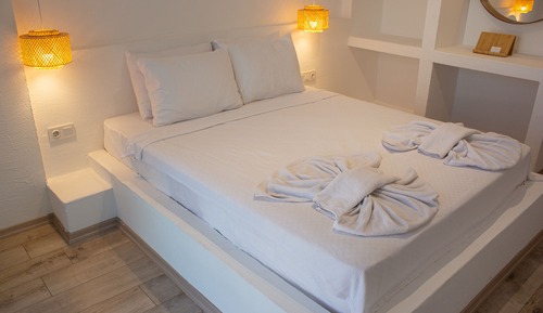 Apartamento superior, 1 cama de matrimonio grande con sofá cama, cocina, junto a la playa