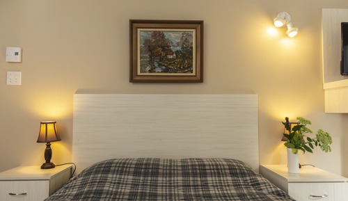 Habitación estándar, 1 cama de matrimonio con sofá cama, balcón, vistas parciales al mar