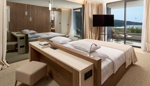 Bay Suite