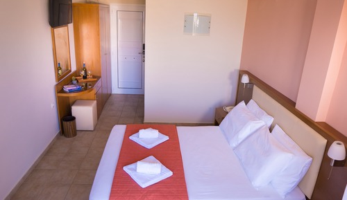 Habitación con 1 cama doble o 2 individuales, vistas al mar