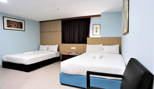 Habitación cuádruple Deluxe, vistas a la ciudad