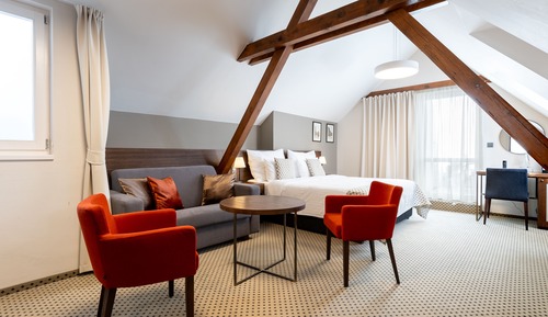 Suite, terraza (attic)
