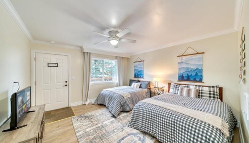 Lodge Unit #11 - 2 Bedroom, 2 bath, Full Kitchen