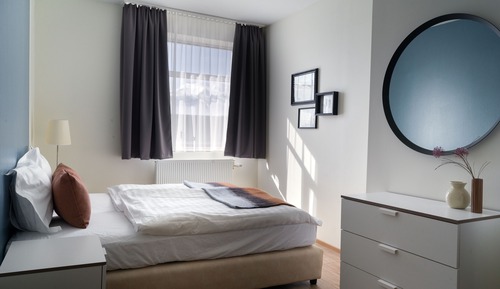 Habitación con 1 cama doble o 2 individuales, baño privado