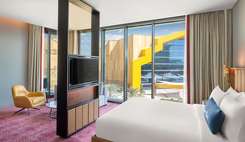 Suite, 1 cama de matrimonio grande, balcón, en esquina (Theme Park Access)