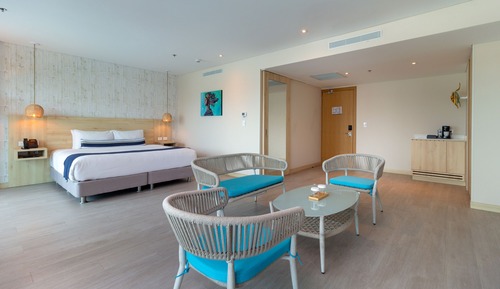 Suite junior, balcón (Deluxe)