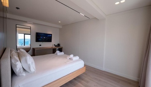 Habitación doble, vistas parciales al mar