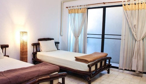 Air-Con Superior Twin room (Limited view of Balcony)