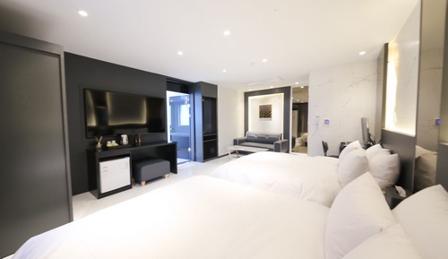 Room (Family Twin A (styler equipped 2-pers)