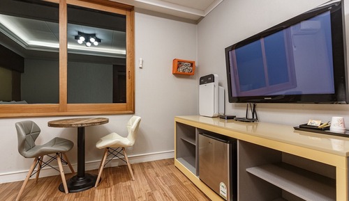Room (Premium room (maximum 26 hours of sta)