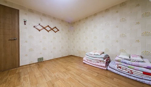 Room (Ondol Room)