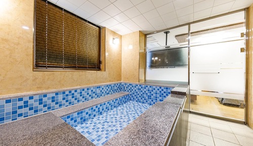 Room (Family bath - spa junior room (large )