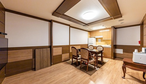Room (* Business- Deluxe Special Room (Bath)