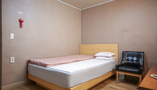 Room (Normal)
