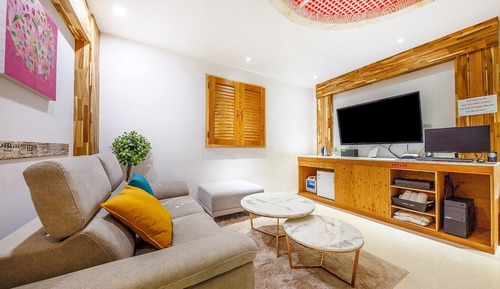 Room (Double drawing room & sofa (magic cha)