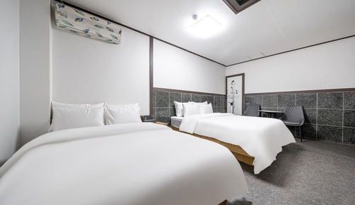 Room (Twin (Random room design))