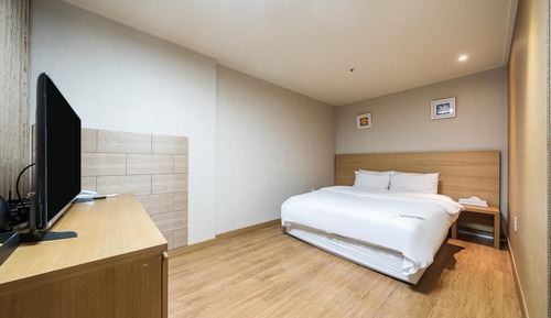 Room (Standard Double)