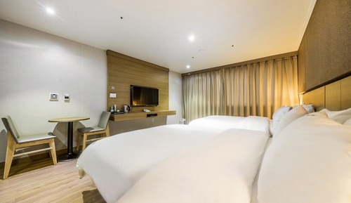 Room (Royal Twin)