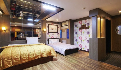 Room (VIP)