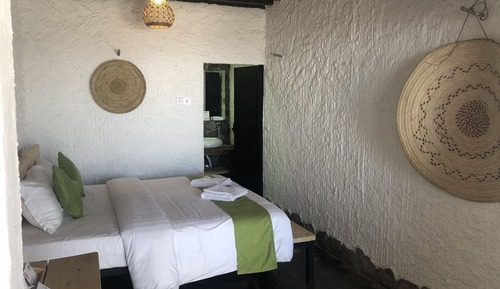 Habitación estándar con 1 cama doble o 2 individuales