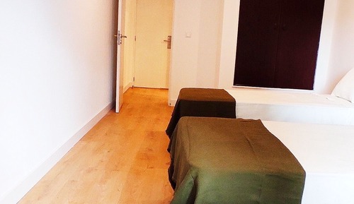 Habitación triple estándar, balcón