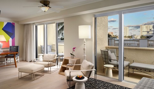 Suite, cocina básica, vistas al mar