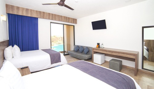 Habitación Deluxe, vistas parciales al mar