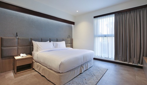 One Bedroom Emperor