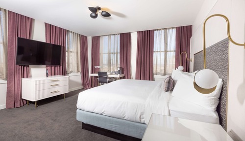Suite estudio, 1 cama de matrimonio grande, vistas a la ciudad