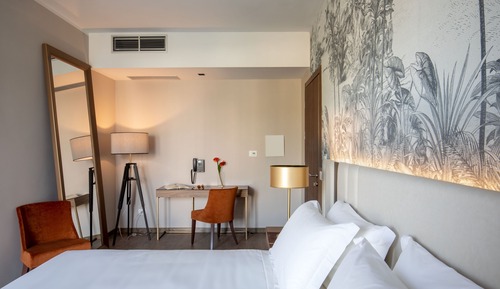 Habitación Confort con 1 cama doble o 2 individuales, balcón