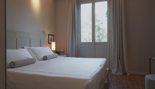 Habitación Confort con 1 cama doble o 2 individuales, balcón