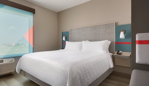 Habitación estándar, 1 cama de matrimonio grande, accesible en silla de ruedas (Roll-In Shower)