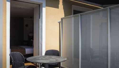 Habitación superior con 1 cama doble o 2 individuales