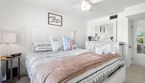 Apartamento, 1 cama de matrimonio grande con sofá cama, vistas a la piscina (0 - No Pets Allowed)