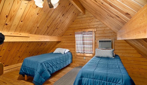 Habitación, varias camas, bañera de hidromasaje (LC)