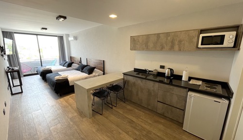 Habitación cuádruple Deluxe, balcón