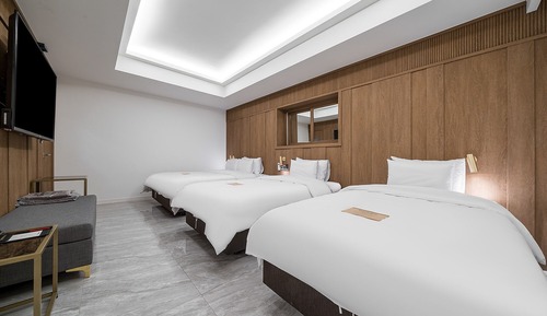 Executive Suite 2