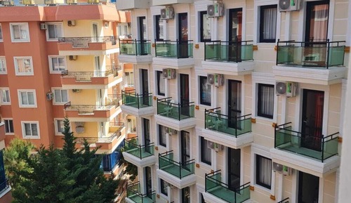 Habitación estándar con 2 camas individuales, balcón, vistas a la ciudad