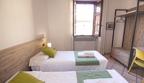 Habitación estándar con 1 cama doble o 2 individuales