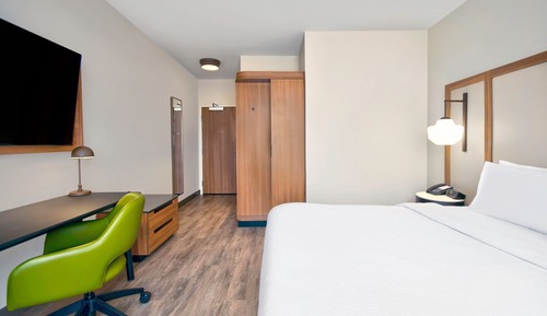 Habitación, 1 cama de matrimonio grande (Mobility Accessible, Tub)