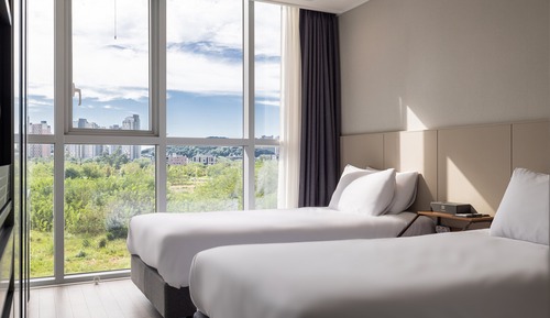 Standard Twin (City View)