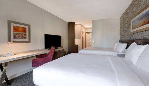 Room, 2 Queen Beds, Pool View, Corner