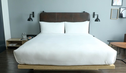 Habitación, 1 cama de matrimonio grande, vistas a la ciudad