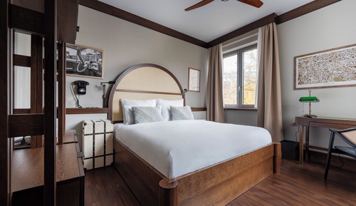 Standard Room, 1 Queen Bed