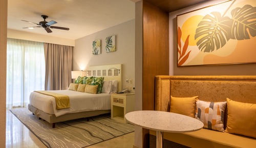 Deluxe Ocean 1 King Bed - Room Only