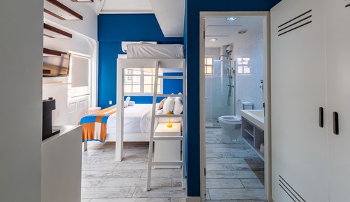 Habitación triple Deluxe, varias camas, no fumadores, baño privado