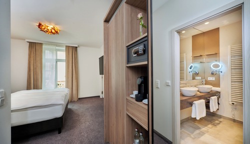 Suite junior, 1 cama de matrimonio grande, bañera, vistas a la ciudad