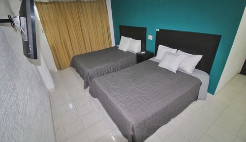 Habitación básica doble, 2 camas dobles
