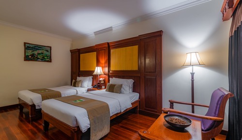 Habitación Deluxe con 1 cama doble o 2 individuales, vistas a la piscina