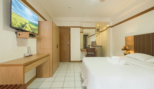 Superior Deluxe Room (Single / Couples)